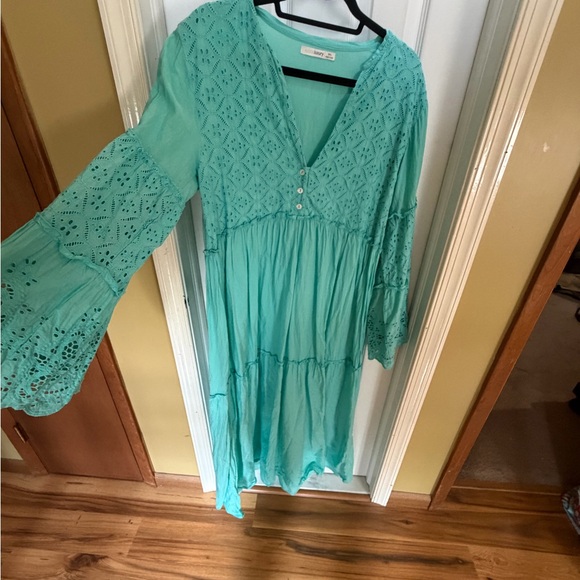 Subtle Luxury Dresses & Skirts - Subtle Luxury Mint Green Top with Scoop Neck